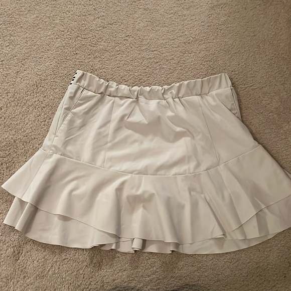 Vineyard vines skort - Picture 2 of 7